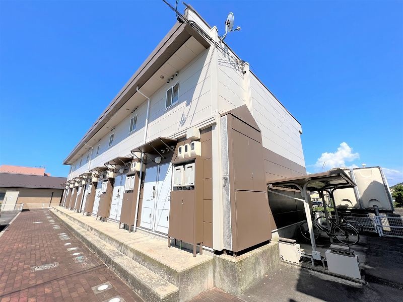 レオパレスパイナリー 外観