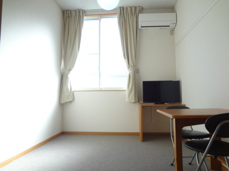 レオパレス赤い長ぐつ 居間