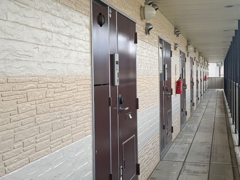 レオパレスフェニックス 玄関