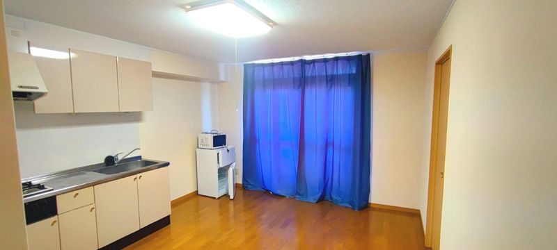 レオパレス中井町３ 居間