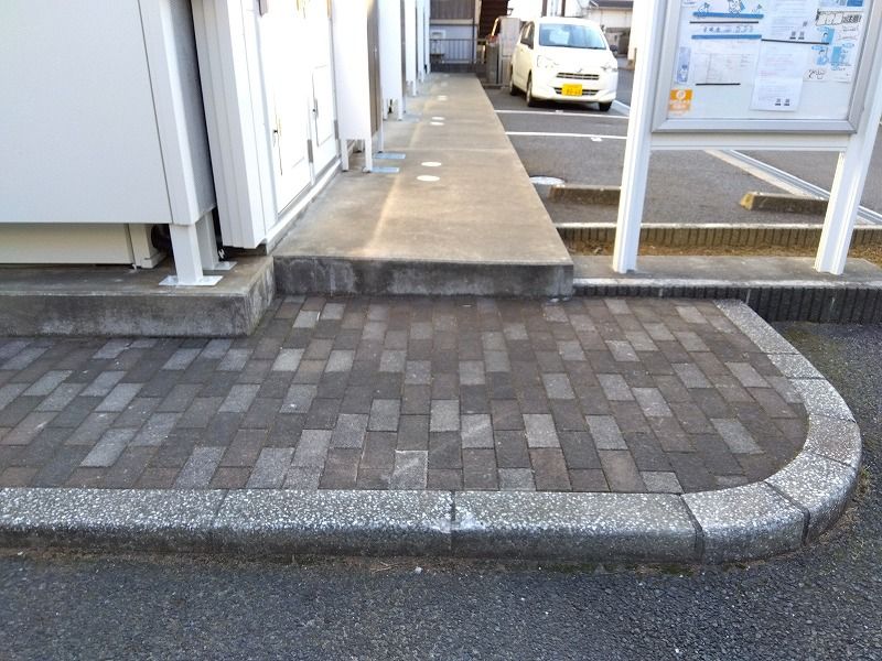 レオパレスラポール井野 エントランス