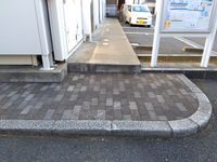 レオパレスラポール井野 エントランス
