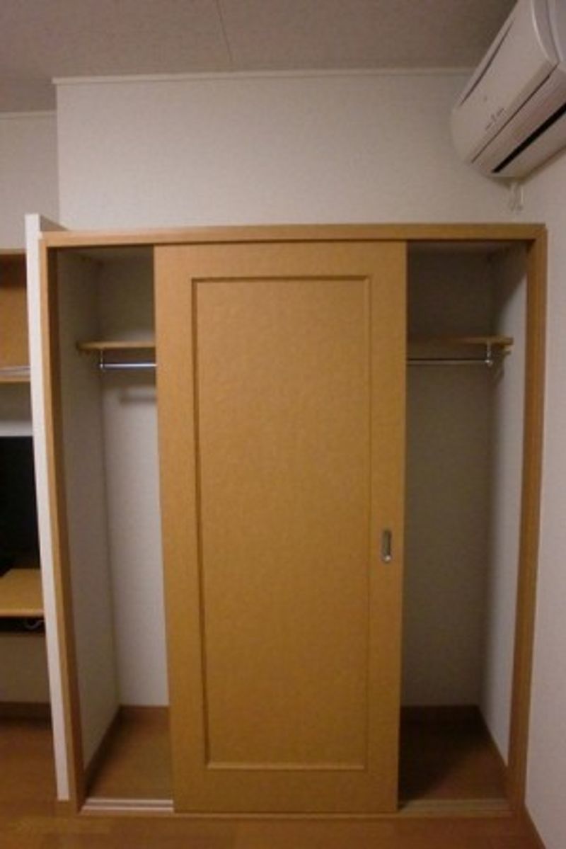 レオパレスレリーフ　一宮 収納