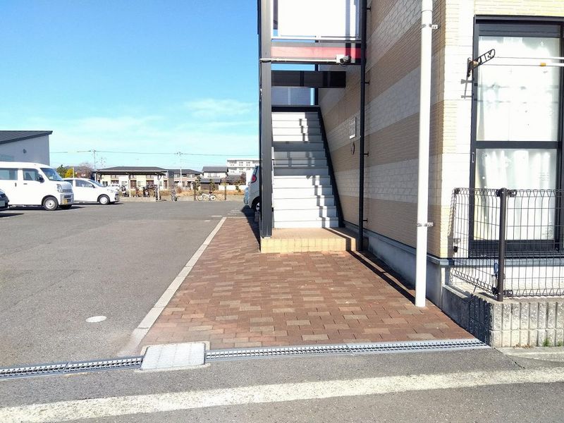 レオパレスフリューゲルⅡ エントランス