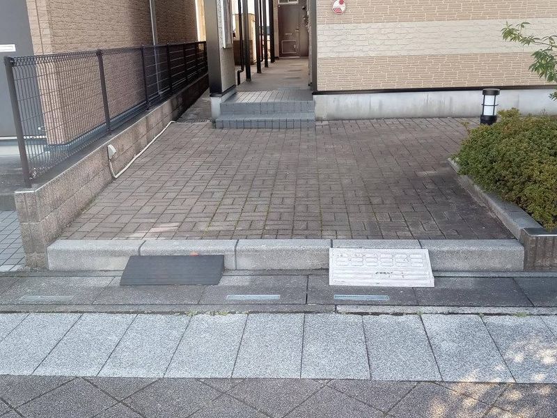 レオパレスＭａｋｅａｒｒｏｗ エントランス