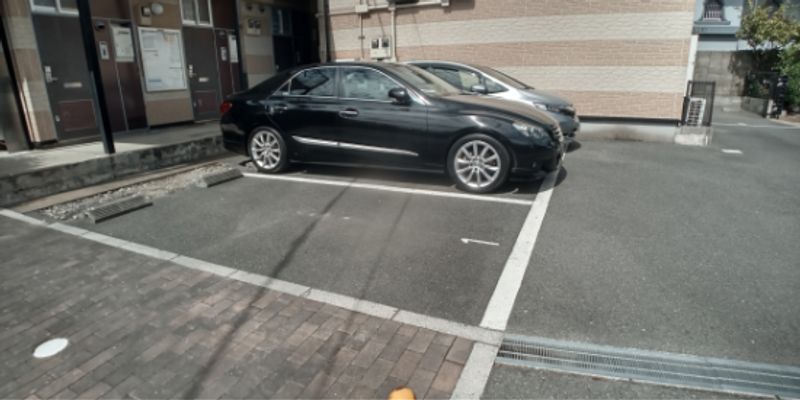 レオパレス新生 駐車場