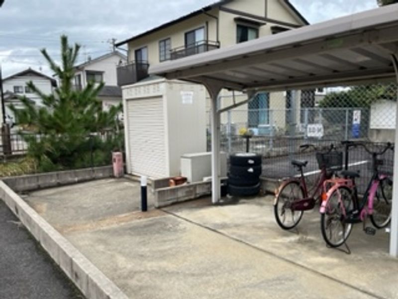 レオパレス天神 駐車場