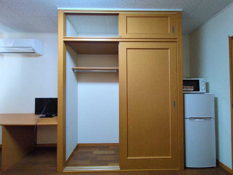 レオパレスレインボー 収納