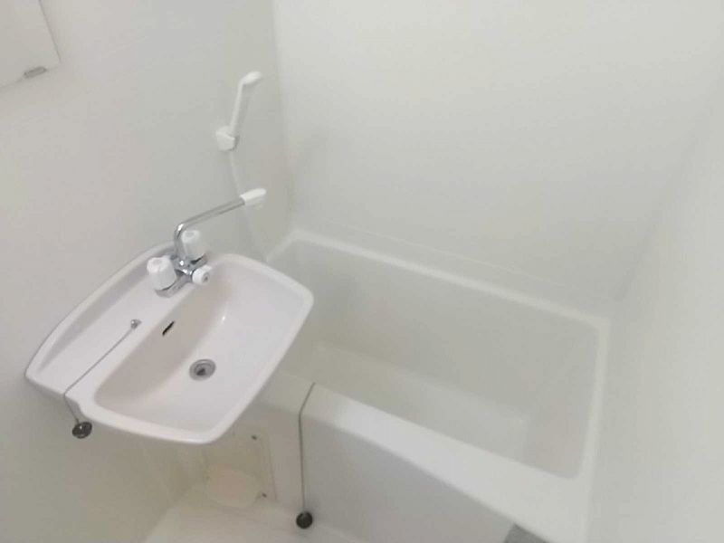レオパレスカトレア 風呂