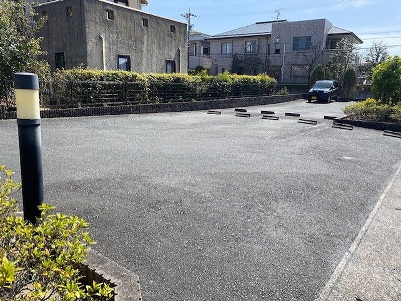 レオパレスヴィリアの夢 駐車場