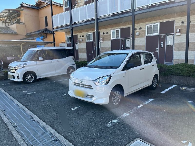レオパレスＦｕｔｕｒａ　泉 駐車場