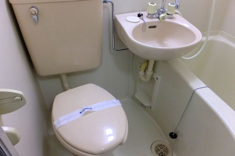 レオパレス赤い家 トイレ