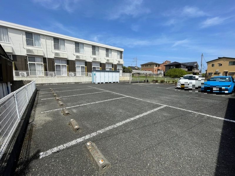 レオパレスサンヒダカ 駐車場