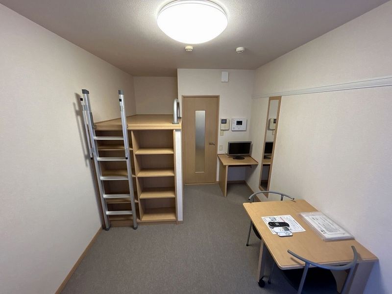 レオパレスピエール　コリーネ 居間