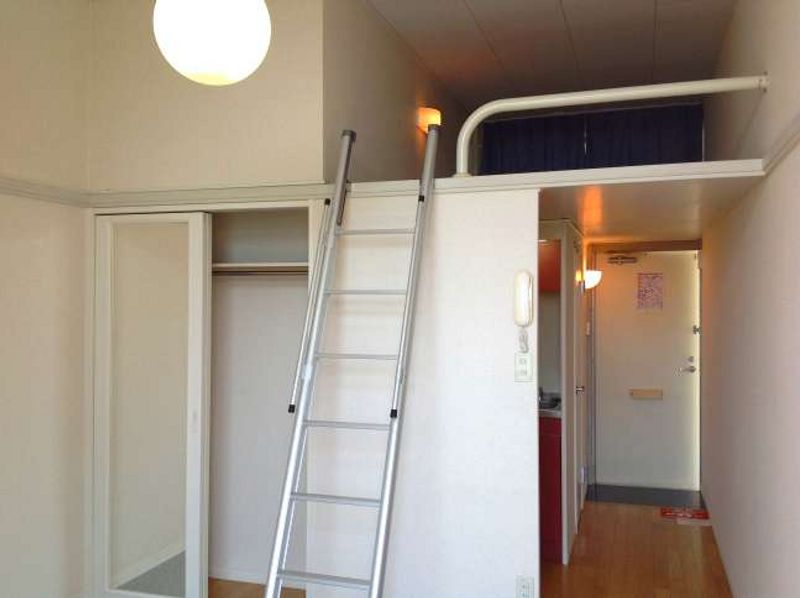 レオパレスカメリア 居間