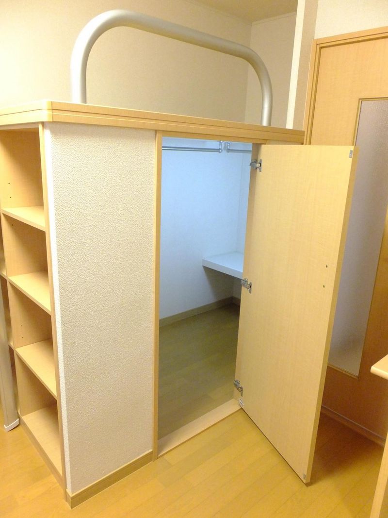 レオパレスアドラーブル 収納