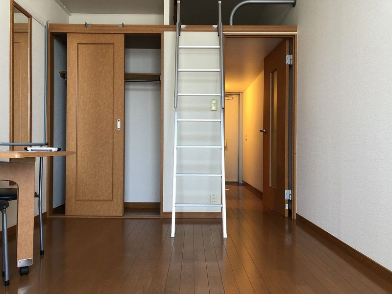 レオパレスＯＳＡＷＡ 居間