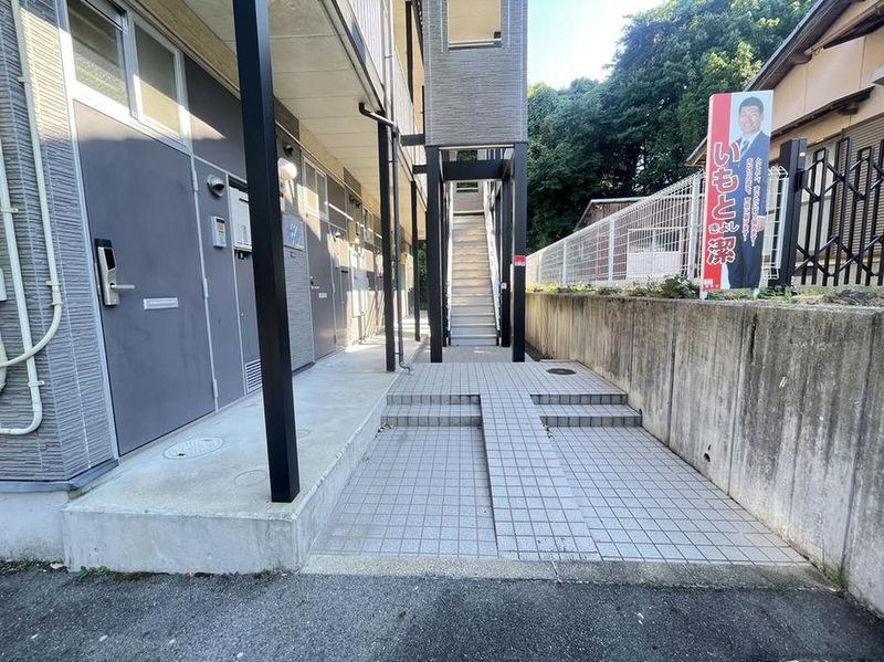 レオパレスレイクホライズンⅡ エントランス