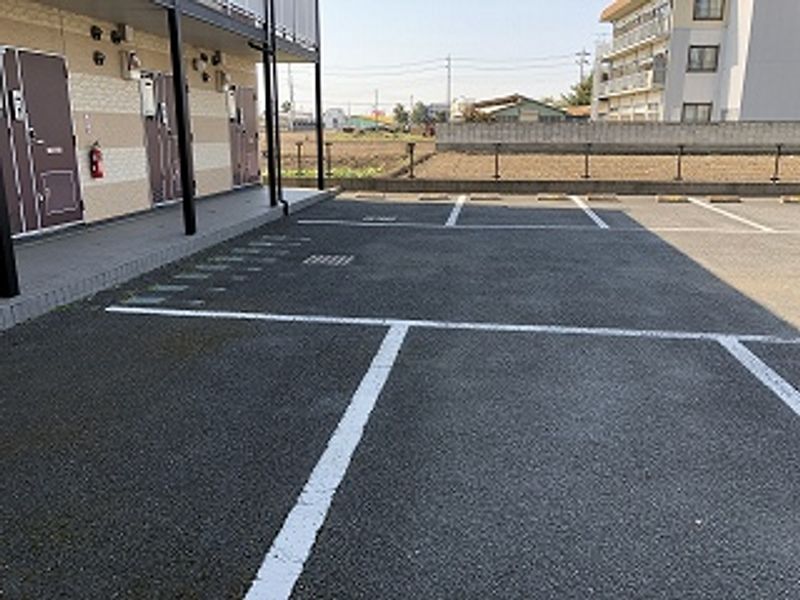 レオパレスベッラハピア 駐車場