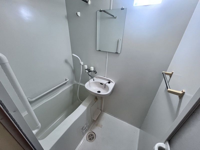 LEONEXT HEISAKA Phòng tắm