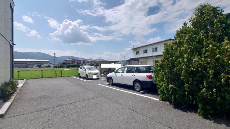 レオパレスＫ＆Ｙ 駐車場