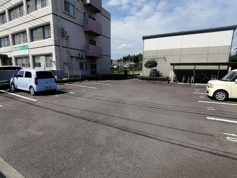 レオパレスヴィラ　クレール 駐車場