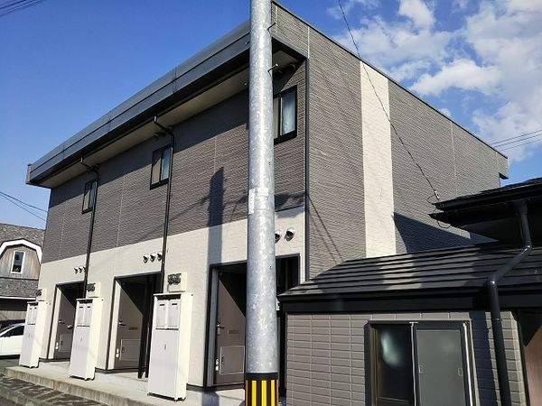レオパレスあかほろ 外観