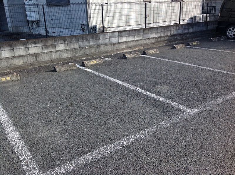 レオパレスカーサ植野 駐車場