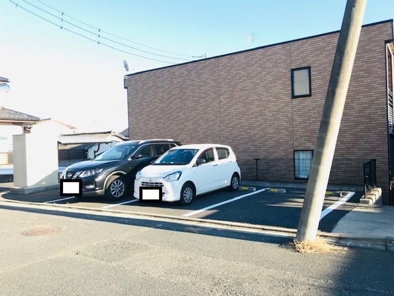 レオネクストシャン　フルール 駐車場