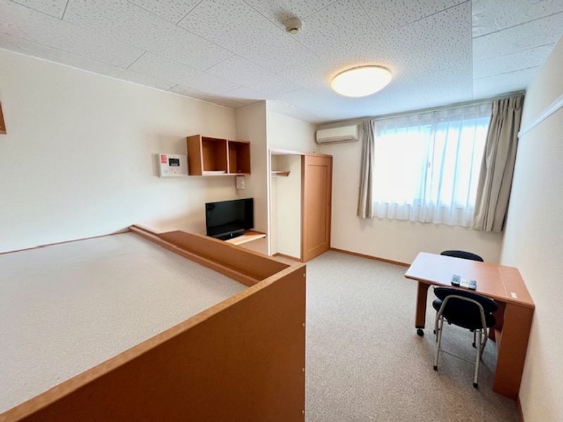 レオパレスパーチェ 居間