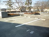 レオパレス桜舞 駐車場