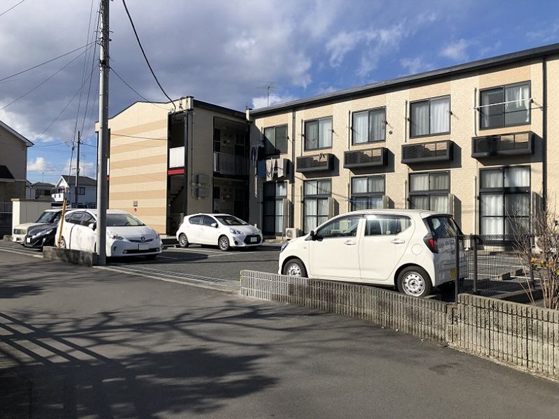 レオパレスエスペランサＤ 駐車場
