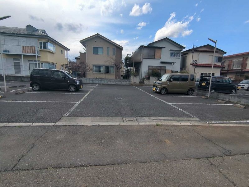 レオパレスかたくり 駐車場