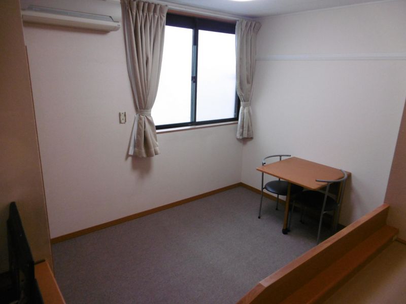 レオパレスボヌール 居間