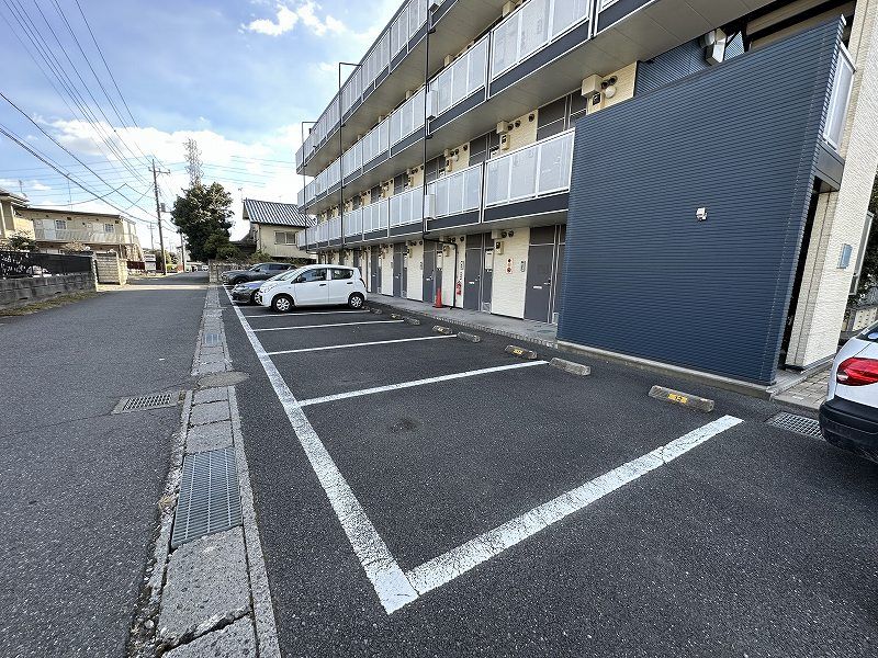 レオパレスグランエスポワールⅡ 駐車場