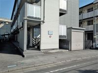 レオパレスピーチハイツ エントランス