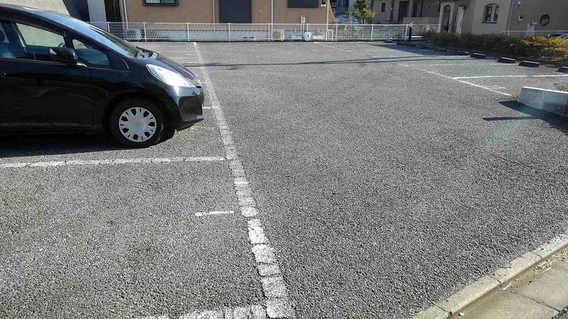 レオパレスボヌールちはら 駐車場