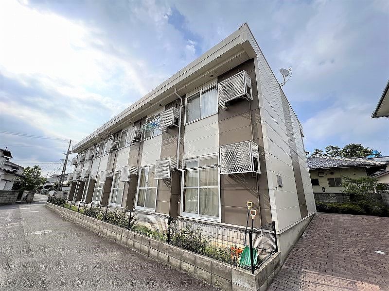 レオパレスさつき 外観