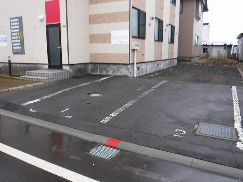 レオパレスビュー元町 駐車場