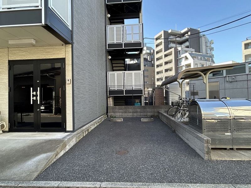 レオパレスビブハウス 駐車場