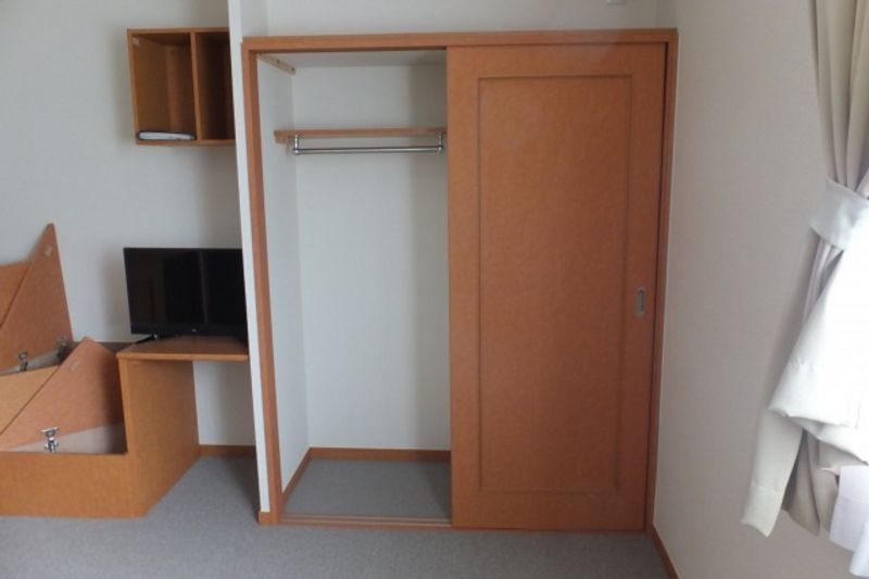 レオパレスひまわり 収納