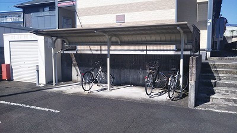 レオパレス三園平 共用部分