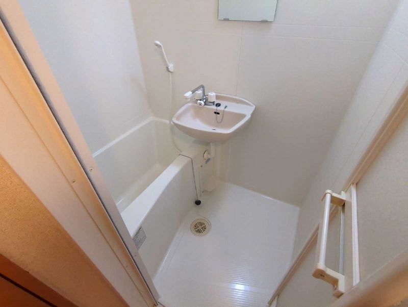 レオパレスジュネスⅢ 風呂