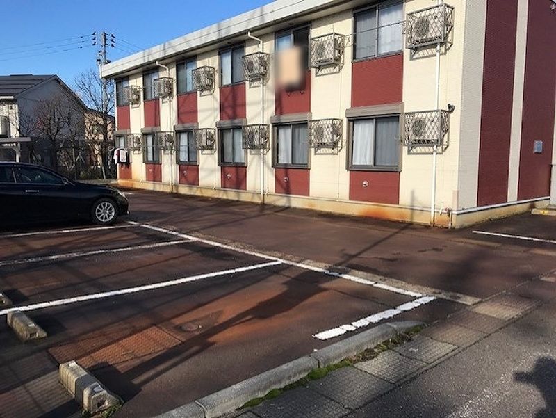 レオネクストエスポワール中沢 駐車場