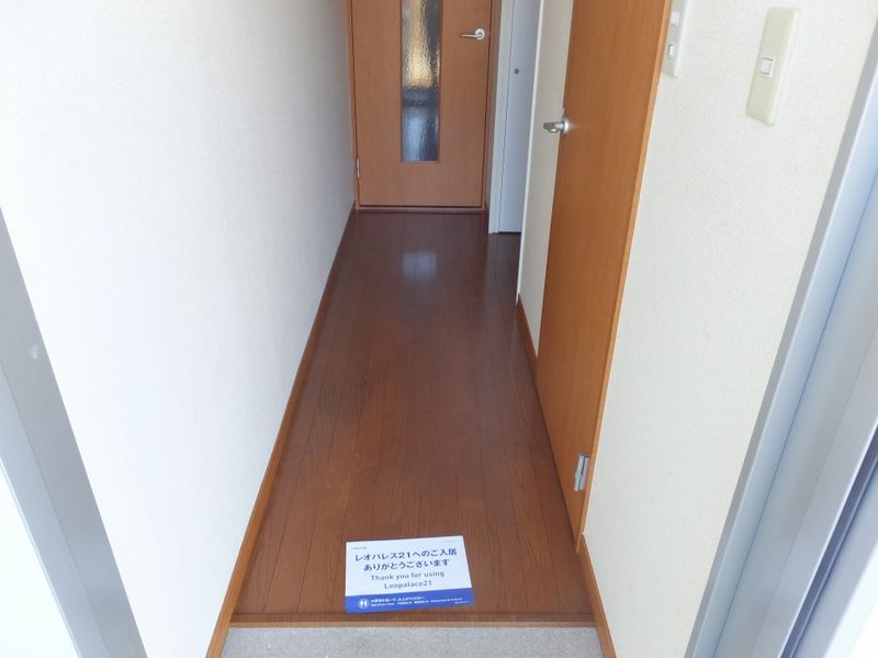 レオパレスアロマ赤坂Ⅰ 玄関