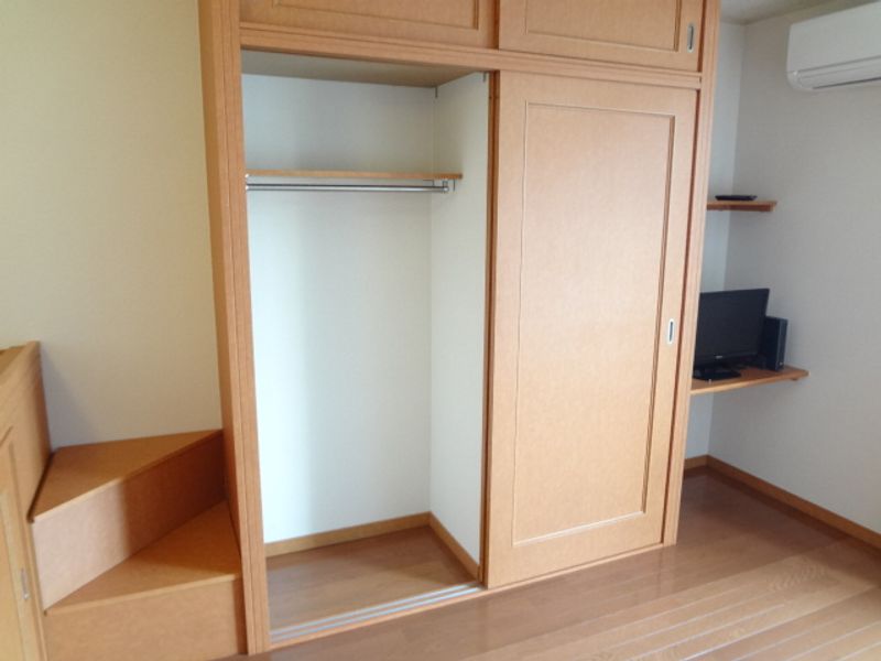 レオパレス神山 収納