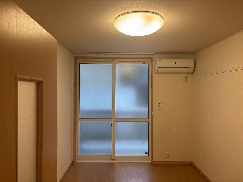 レオパレスアビタンティ 居間