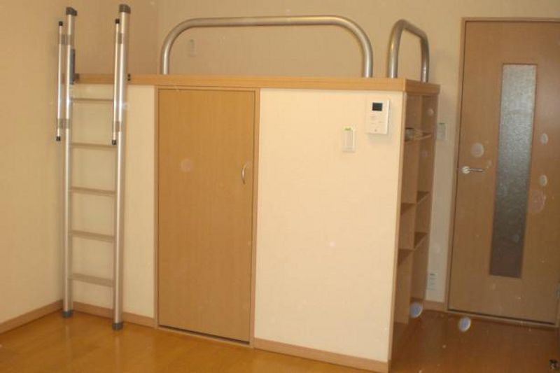 レオパレスサンハイ 居間