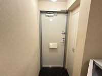 レオパレスミストラル 玄関