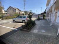 レオパレスプランドールⅣ 駐車場
